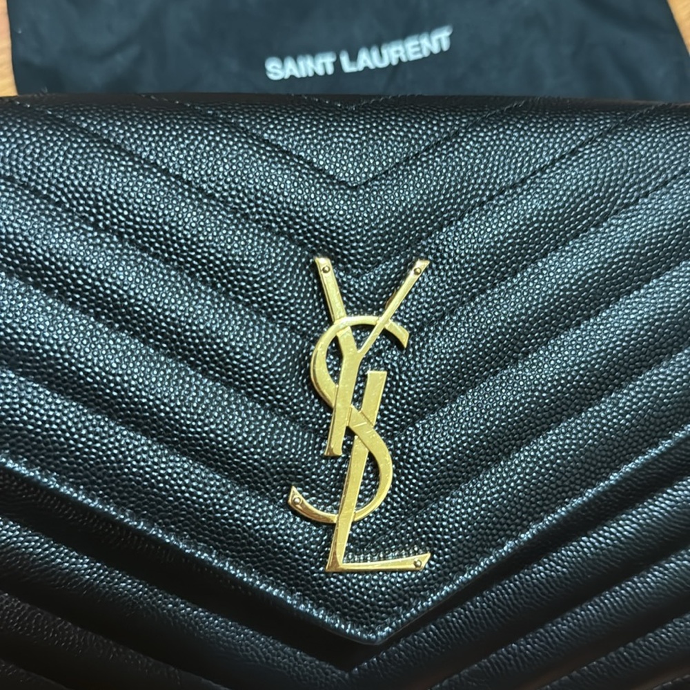 Grain De Poudre Matelasse Chevron Monogram Chain Wallet - Picture 9 of 12